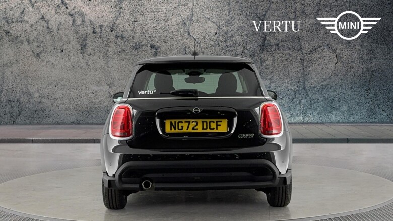 MINI Hatchback 1.5 Cooper Classic 3dr Auto [Comfort/Nav Pack] Petrol Hatchback